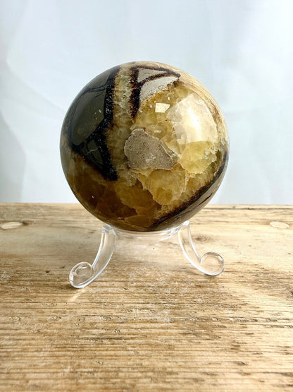 Septarian Sphere - Madagascar - 300g