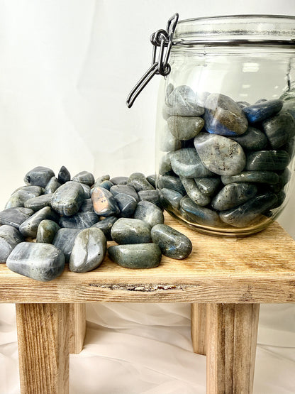 Labradorite Tumblestone - Madagascar - 20-30mm