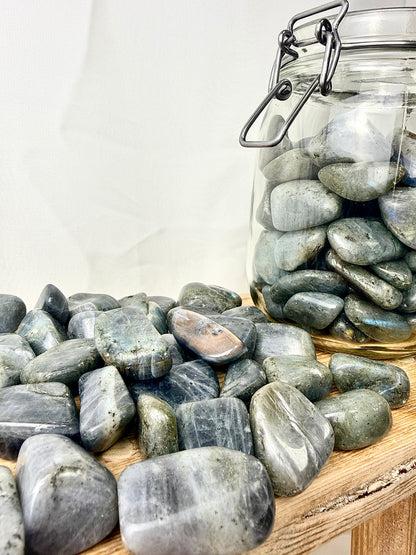 Labradorite Tumblestone - Madagascar - 20-30mm