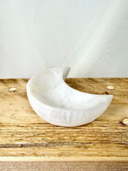 Satin Spar Moon Bowl - Selenite Crescent Trinket Dish - 190g - Morocco