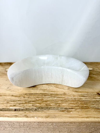 Satin Spar Moon Bowl - Selenite Crescent Trinket Dish - 190g - Morocco