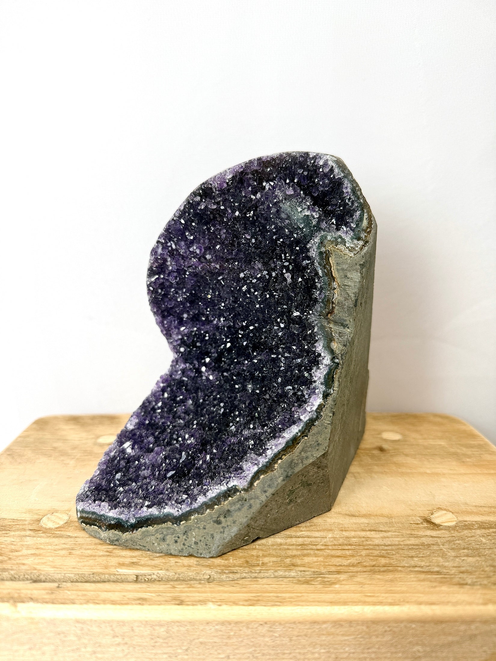 Uruguayan Polished Edge Amethyst Cut Base (#1)