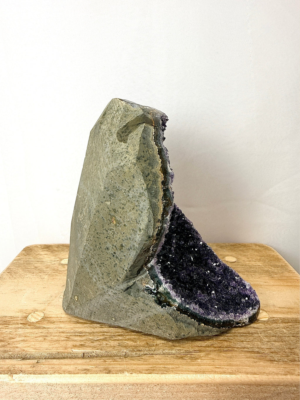 Uruguayan Polished Edge Amethyst Cut Base (#1)