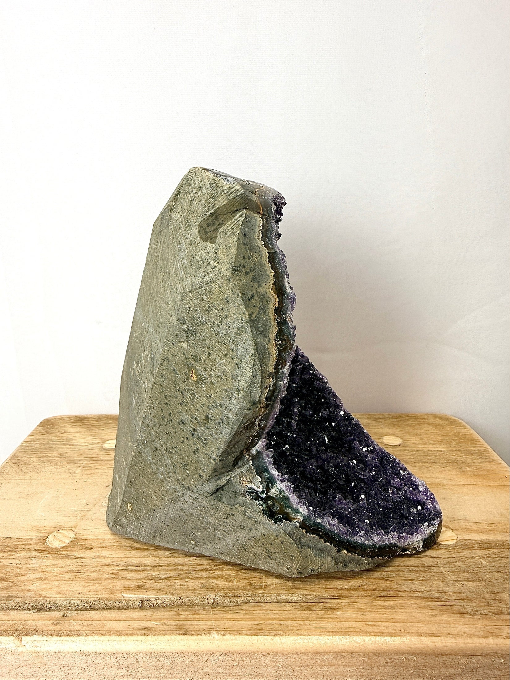Uruguayan Polished Edge Amethyst Cut Base (#1)