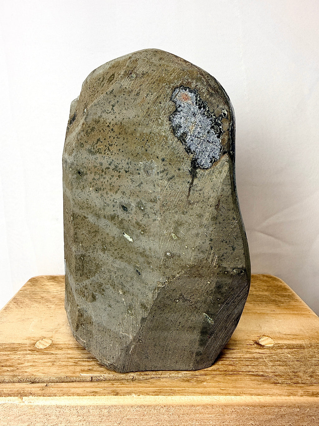 Uruguayan Polished Edge Amethyst Cut Base (#2)