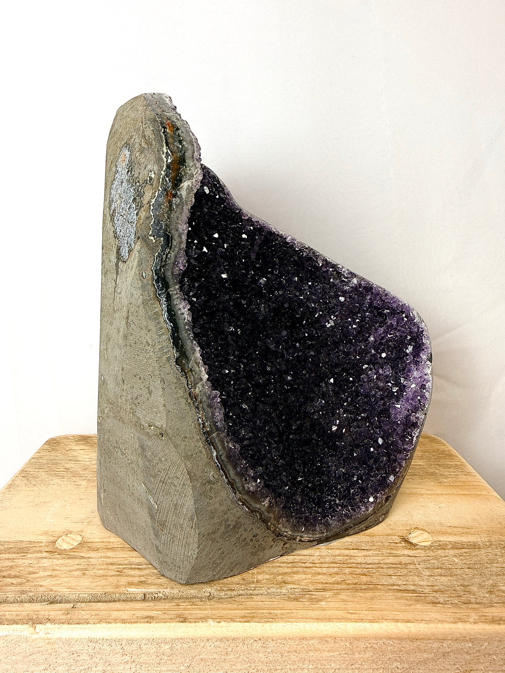 Uruguayan Polished Edge Amethyst Cut Base (#2)