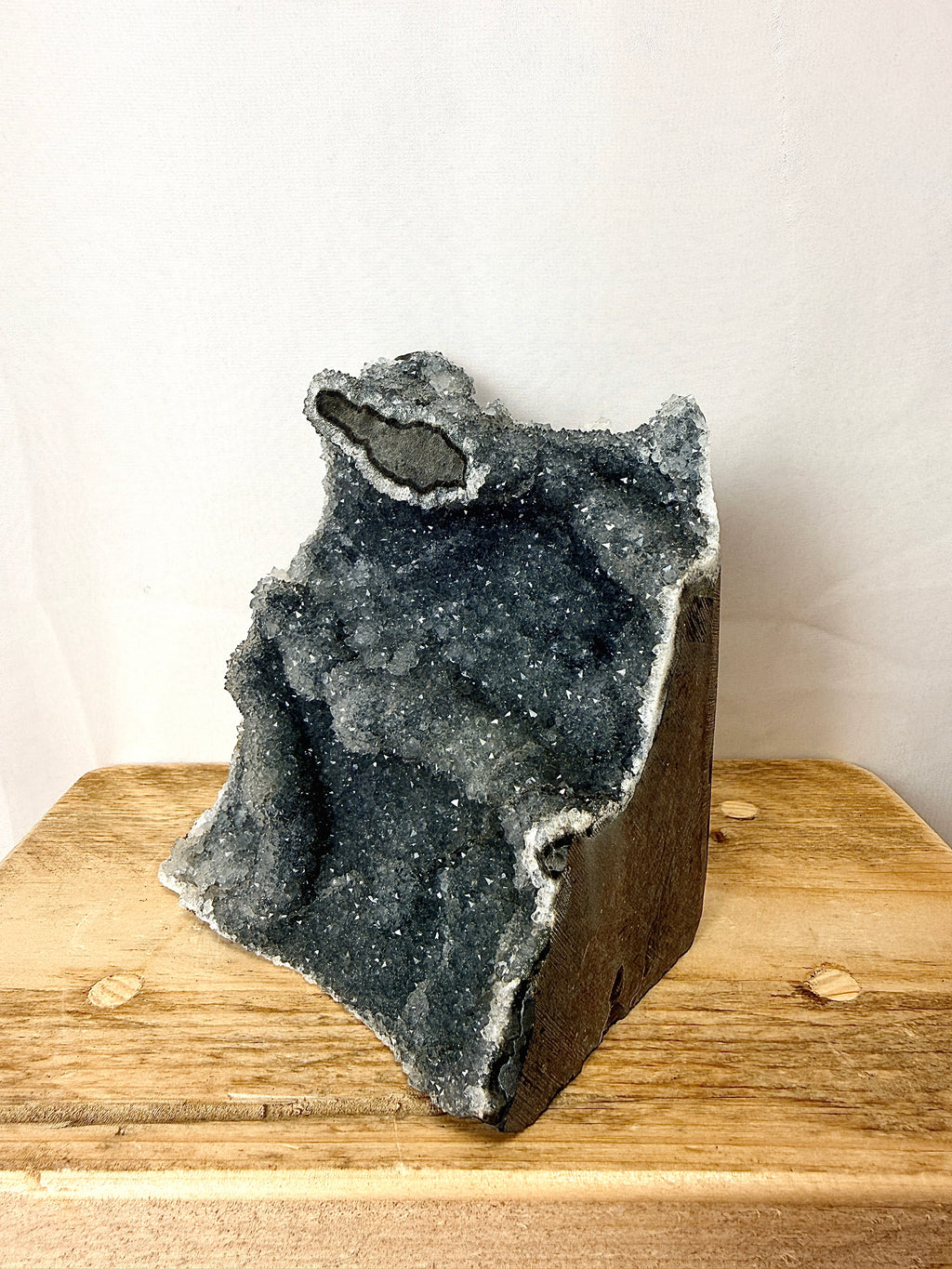 Raw Edge Grey Druzy Amethyst Cut Base