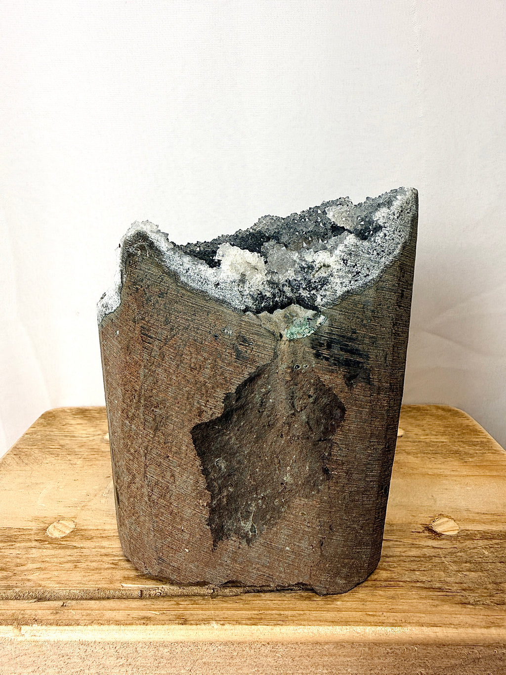 Raw Edge Grey Druzy Amethyst Cut Base