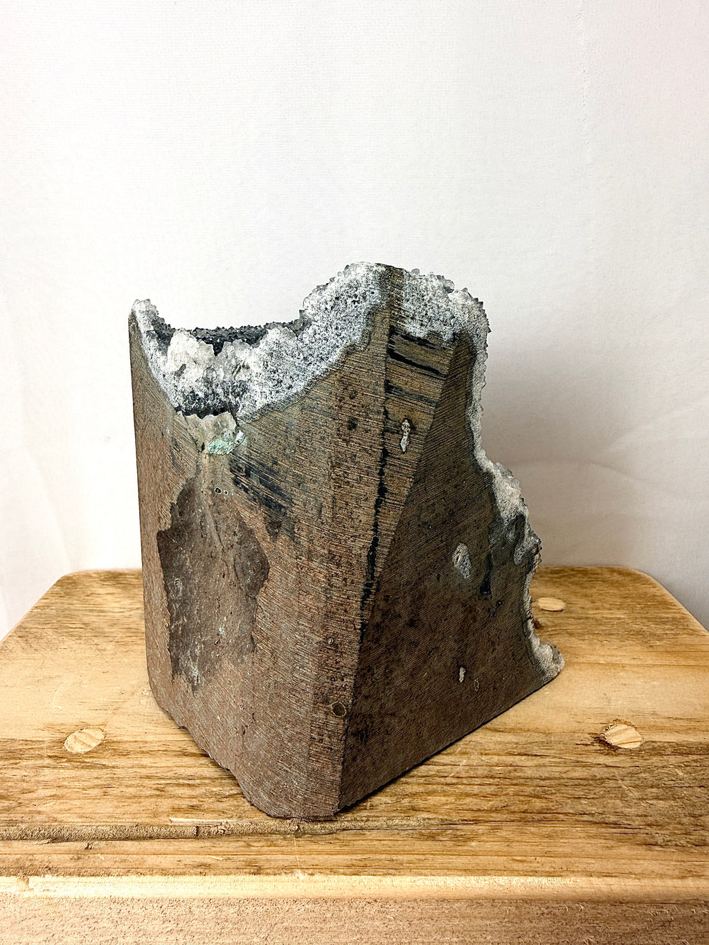 Raw Edge Grey Druzy Amethyst Cut Base