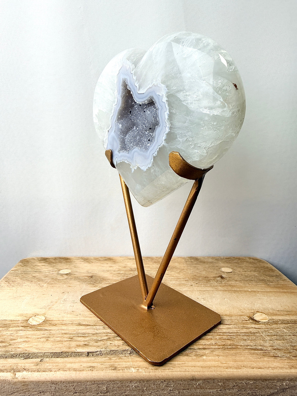 Grey Agate Heart On Gold Coloured Stand