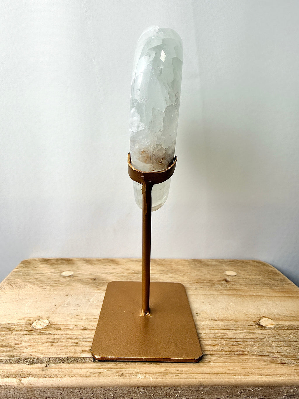 Grey Agate Heart On Gold Coloured Stand